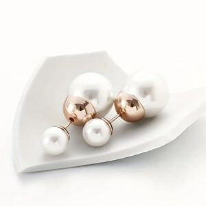 Pearl and Gold Stud Earrings